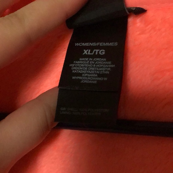 Fuzzy Northface - Picture 4 of 4